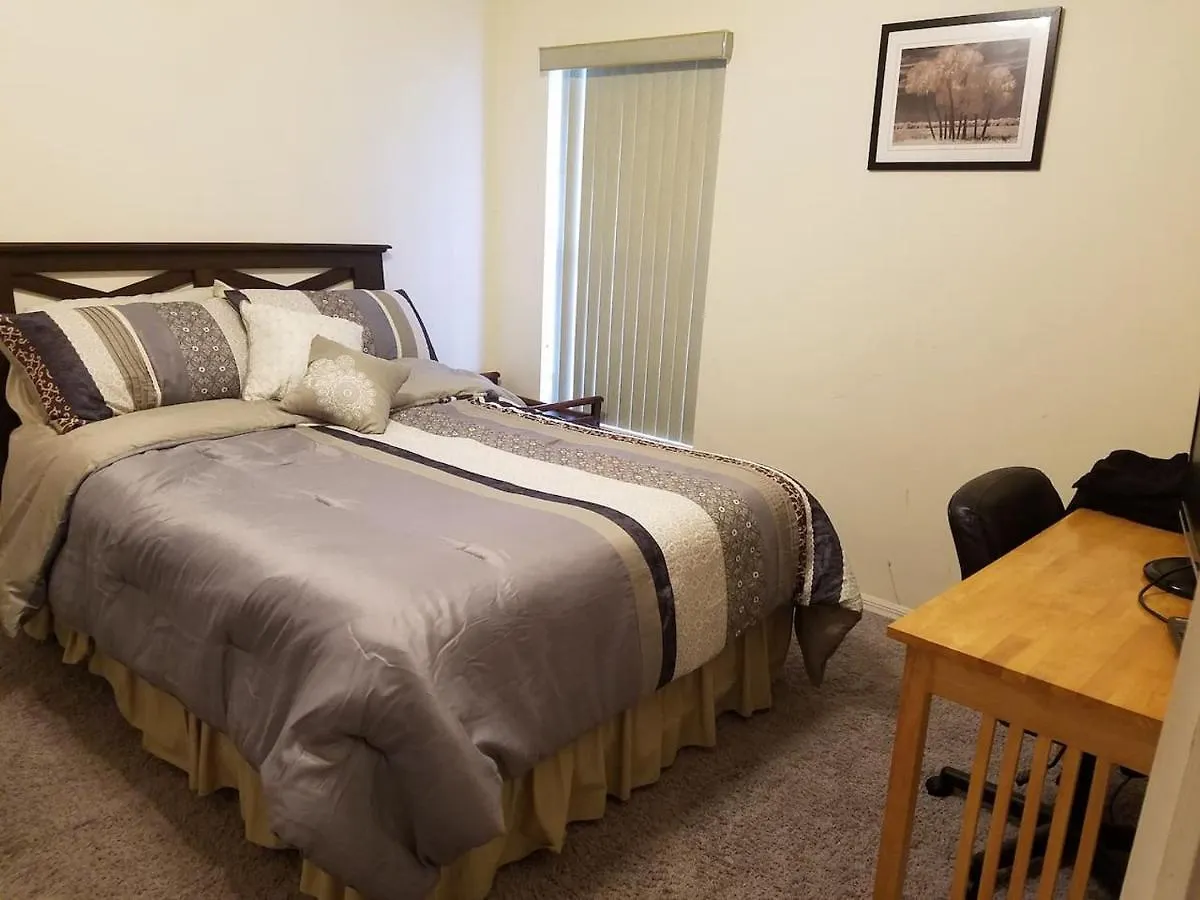 Cozy And Conveniently Located Pool Home With Free Wifi Tampa Holiday home