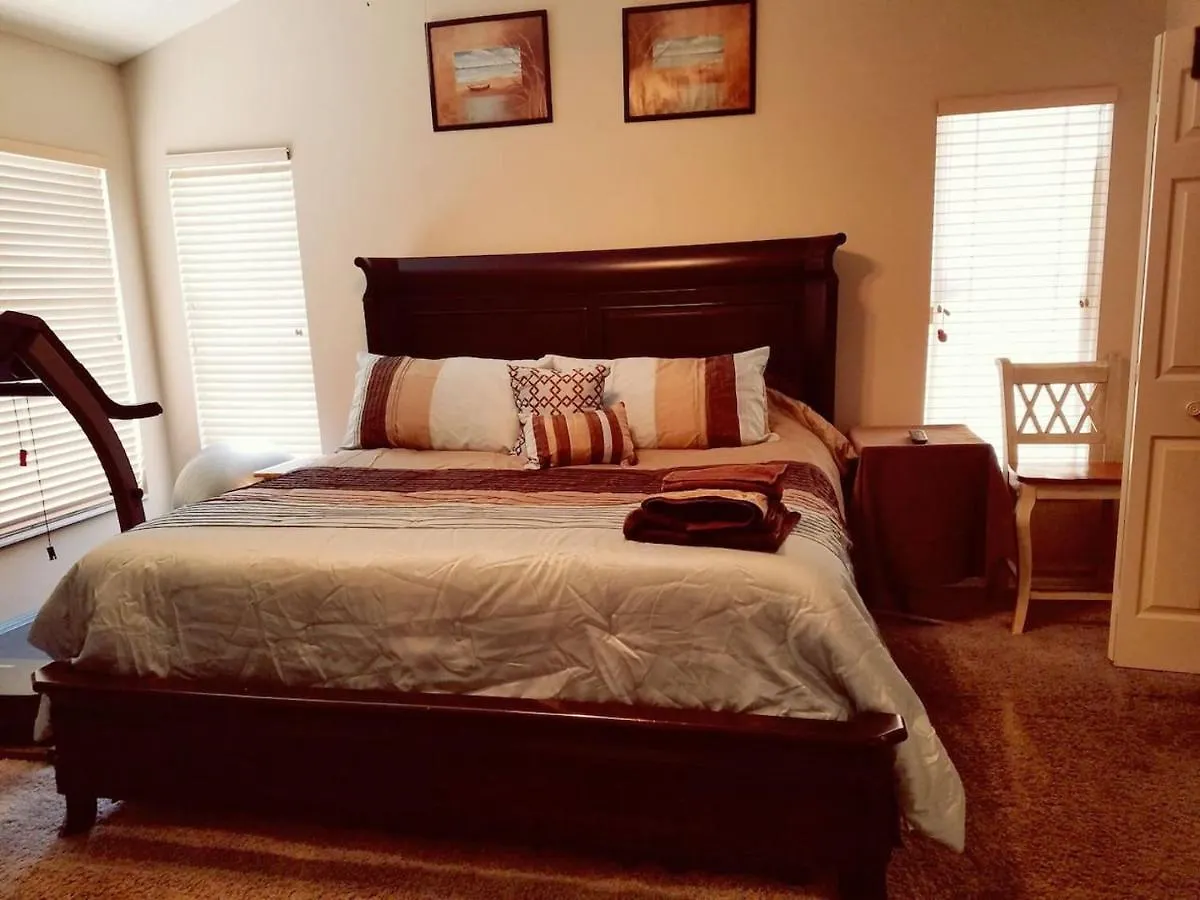 Cozy And Conveniently Located Pool Home With Free Wifi Tampa